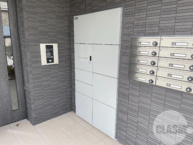 22/27 エントランス