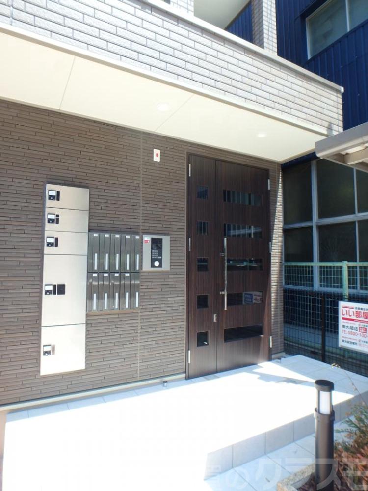 26/30 エントランス