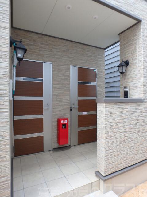 24/30 エントランス