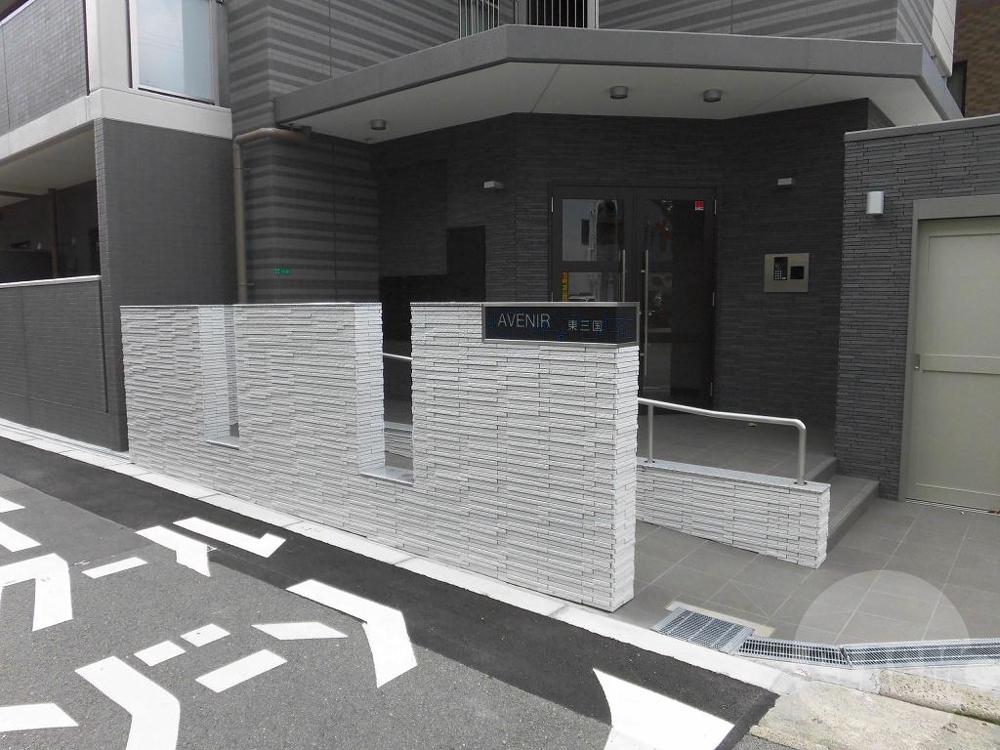 21/30 エントランス