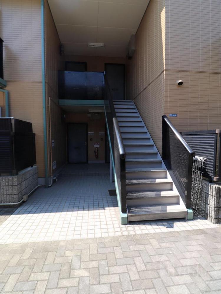 16/25 エントランス