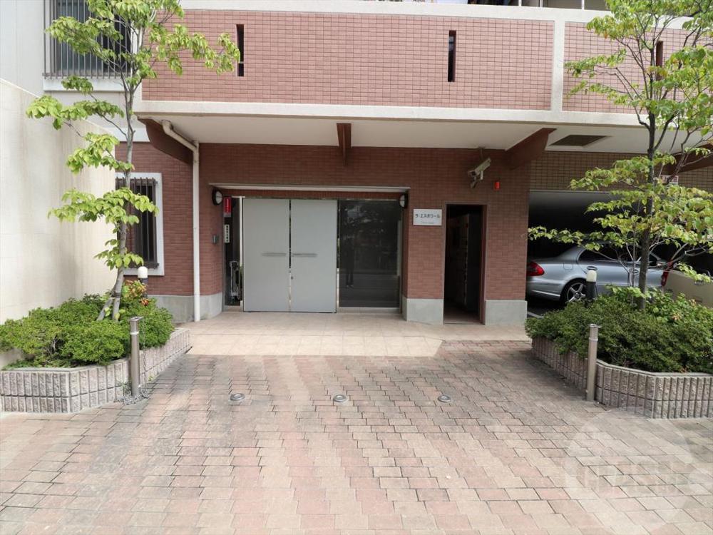 22/30 エントランス