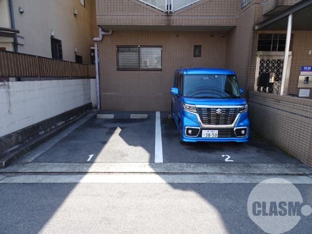 20/30 駐車場