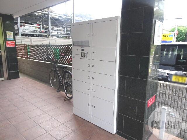 18/23 エントランス