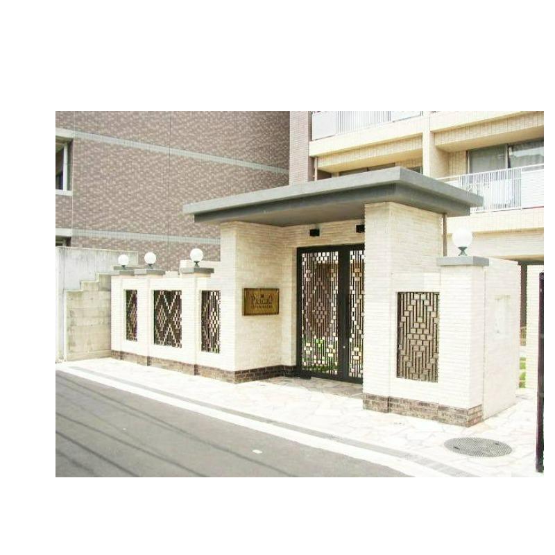 22/30 エントランス