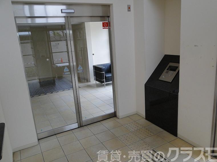 2/4 エントランス