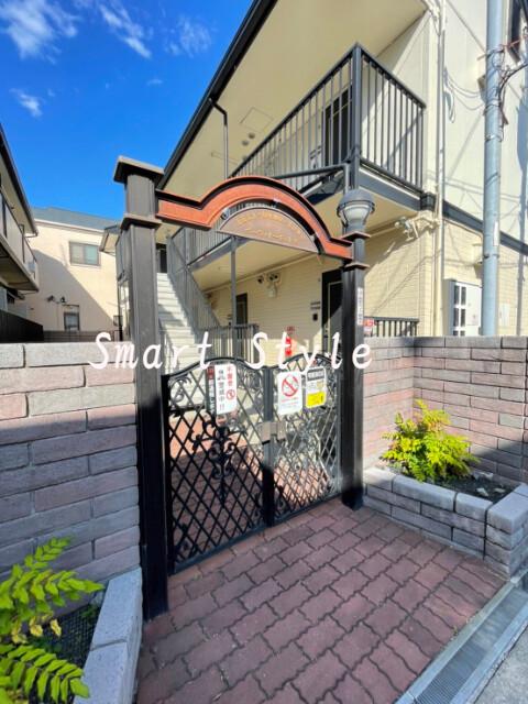 2/4 エントランス