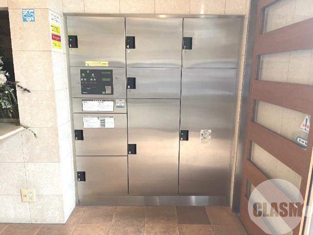 19/27 エントランス