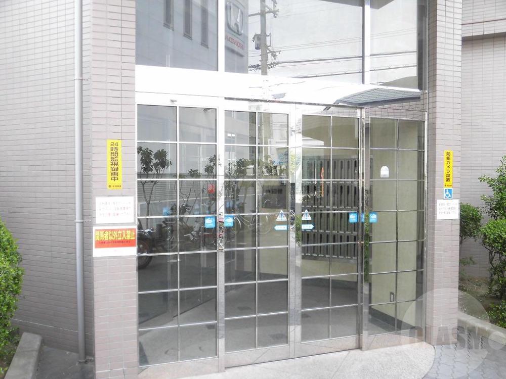 21/27 エントランス