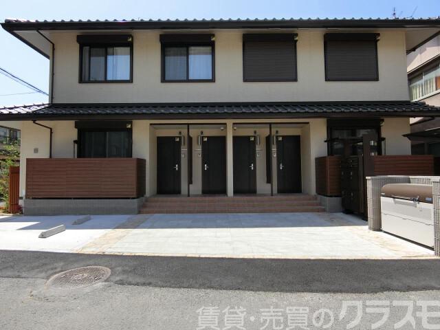 28/30 エントランス