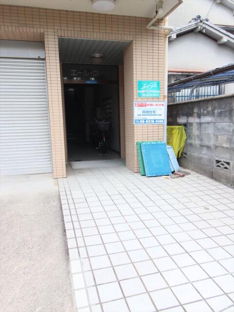 22/29 エントランス