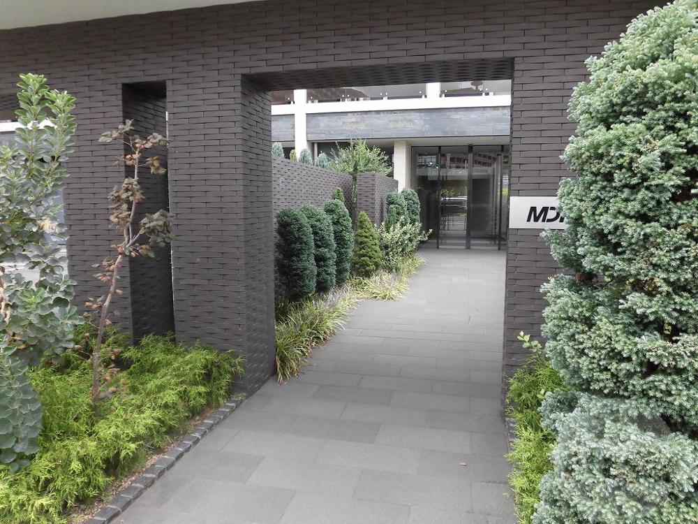 22/29 エントランス