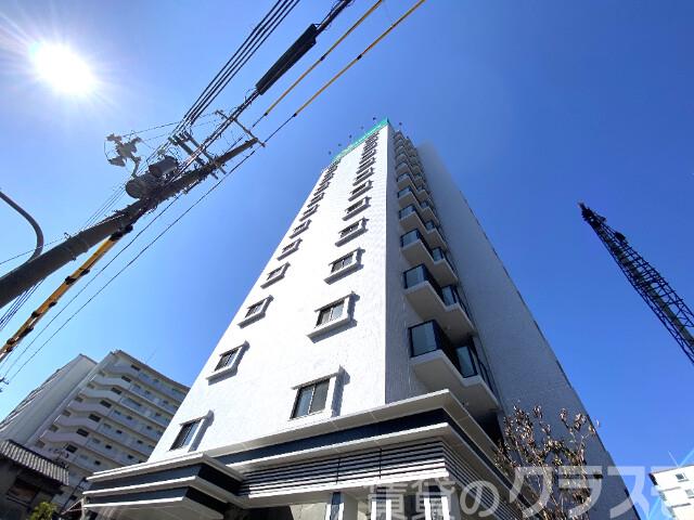 22/27 エントランス