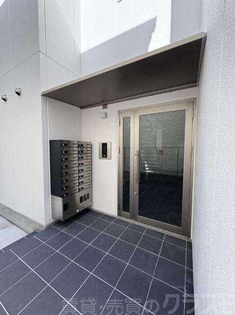 24/30 エントランス