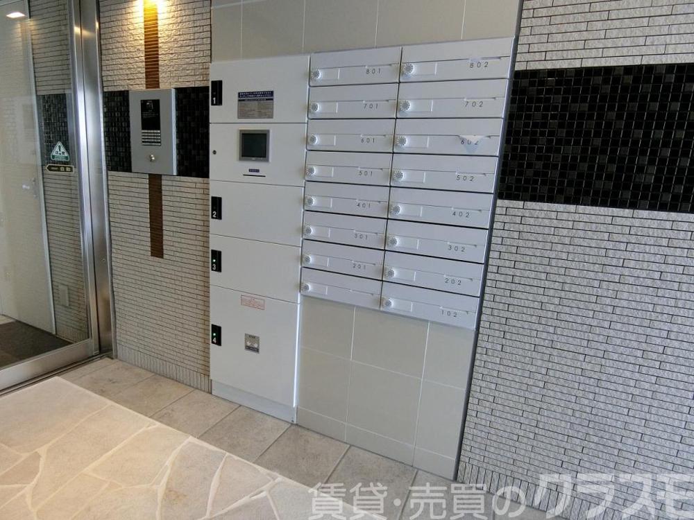 28/30 エントランス