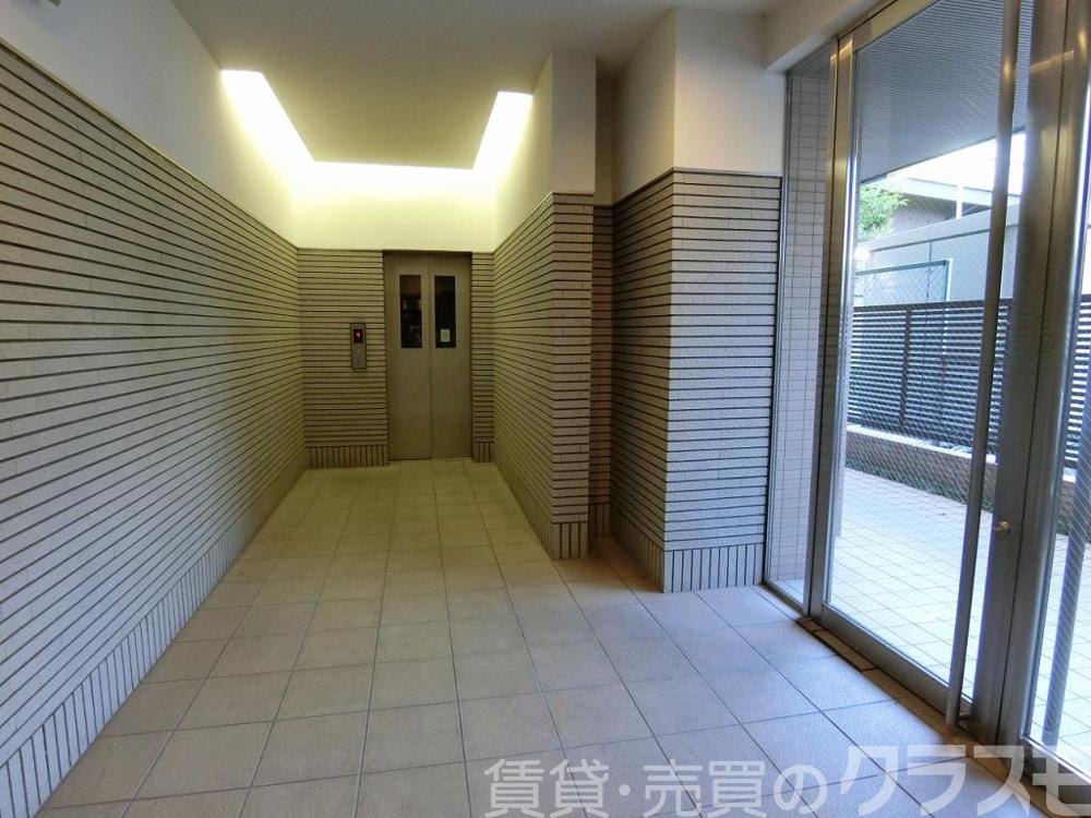 2/4 エントランス