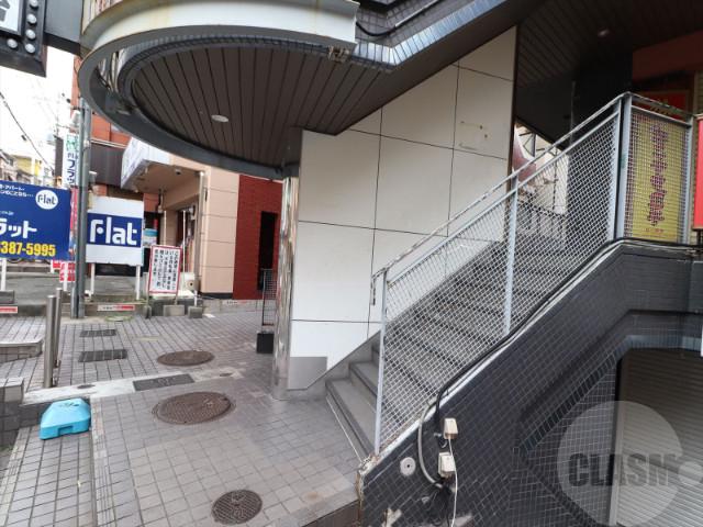 22/30 エントランス