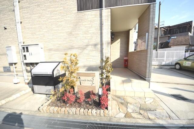 22/30 エントランス