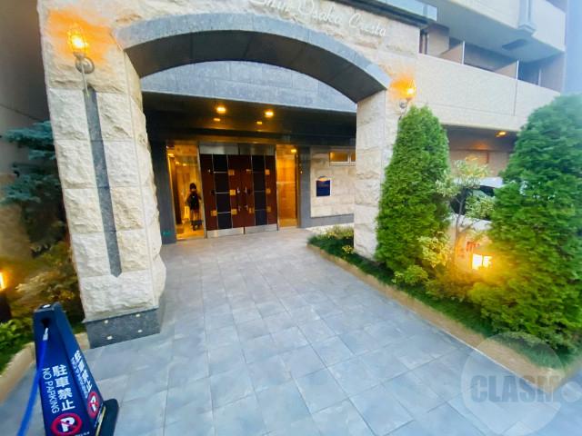 22/28 エントランス