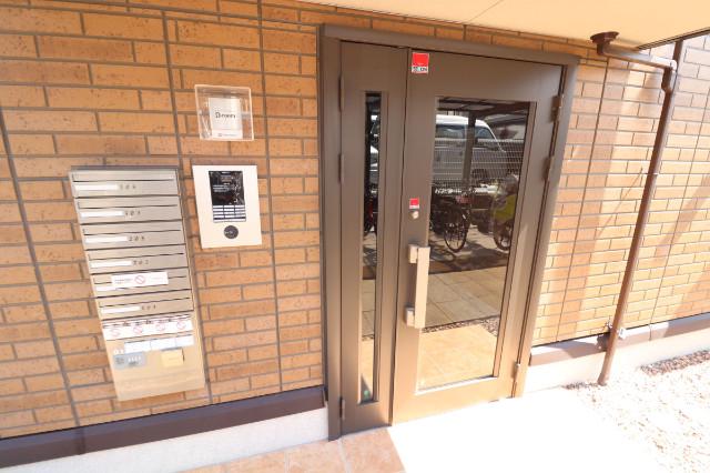 22/30 エントランス