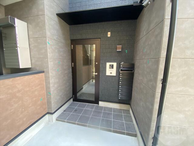 22/30 エントランス