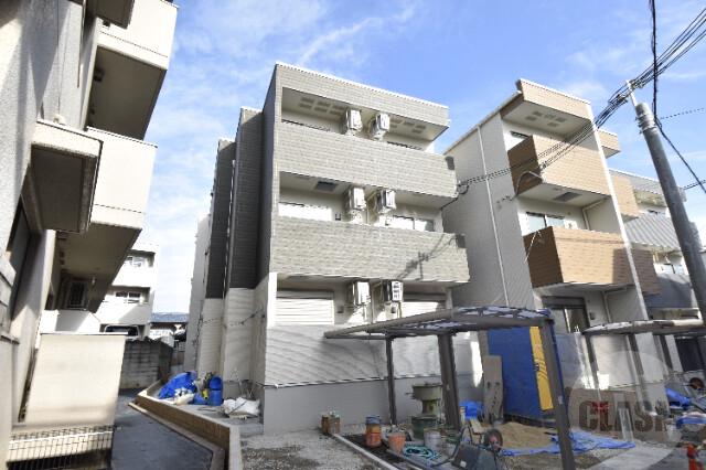 17/30 エントランス