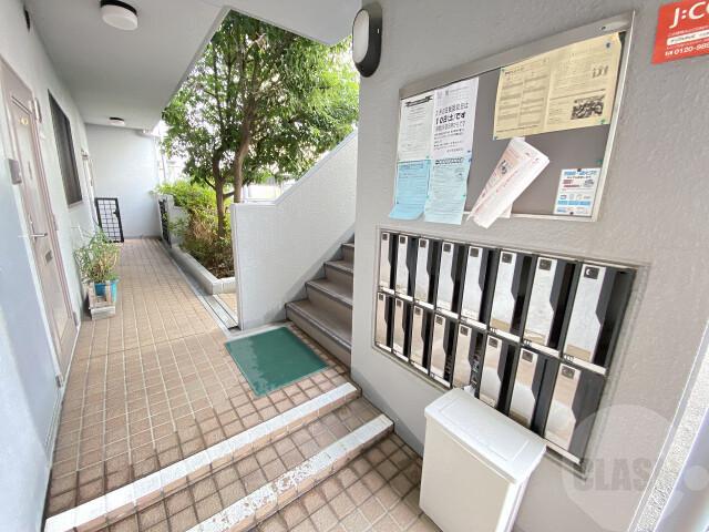 21/29 エントランス