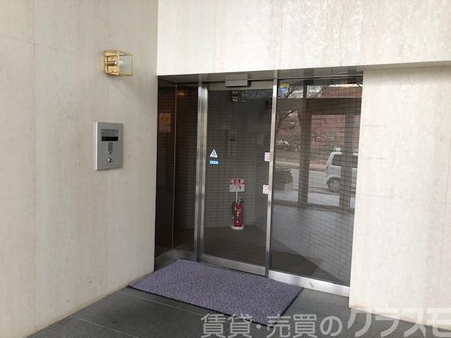 2/4 エントランス