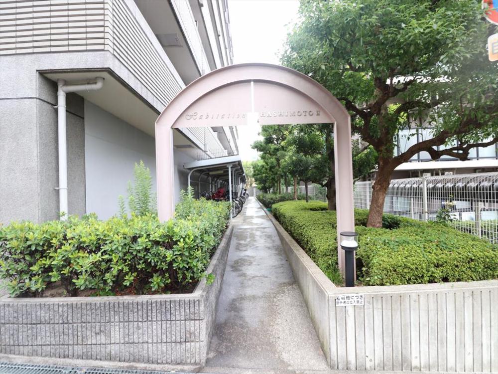 22/30 エントランス