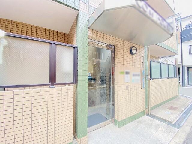 16/25 エントランス