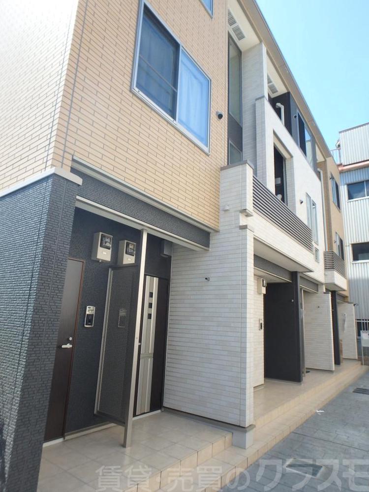 25/30 エントランス