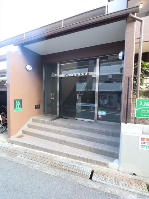 22/30 エントランス