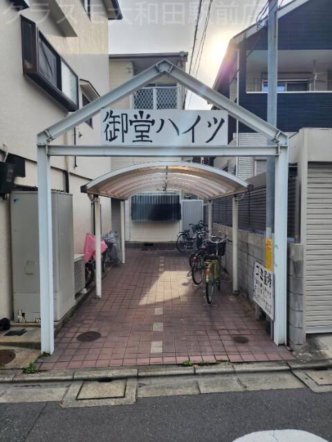 19/23 エントランス