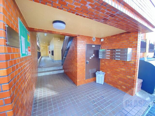 16/28 エントランス