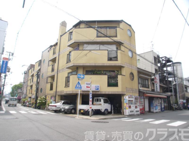 30/30 エントランス