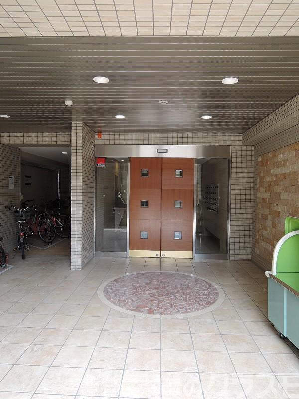 29/30 エントランス