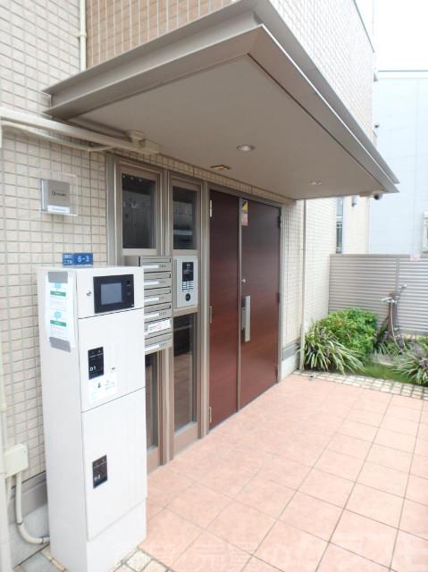 23/30 エントランス