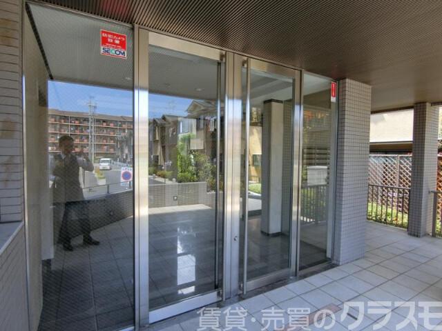 2/4 エントランス