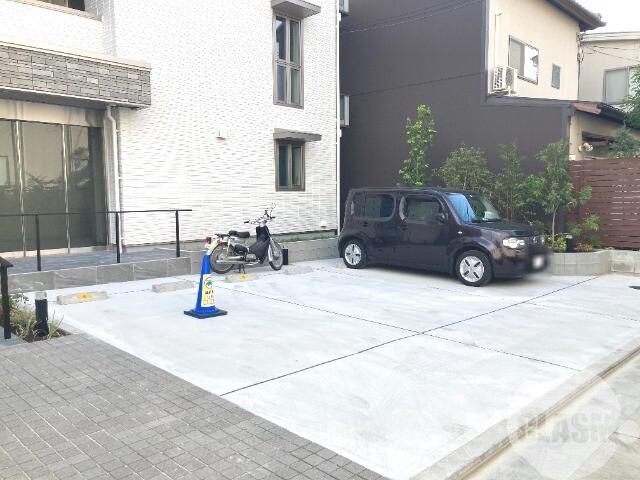2/10 駐車場