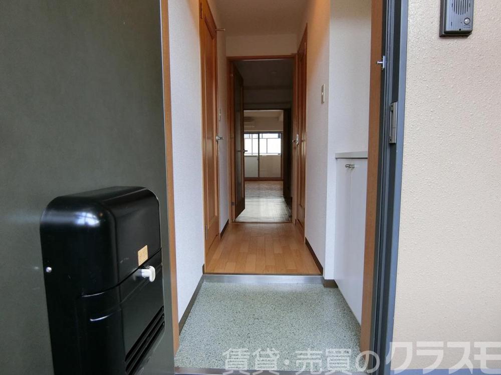 16/30 玄関
