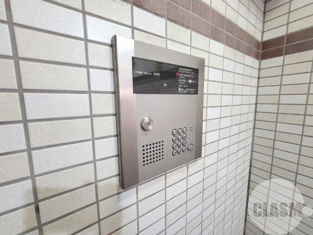 19/26 エントランス