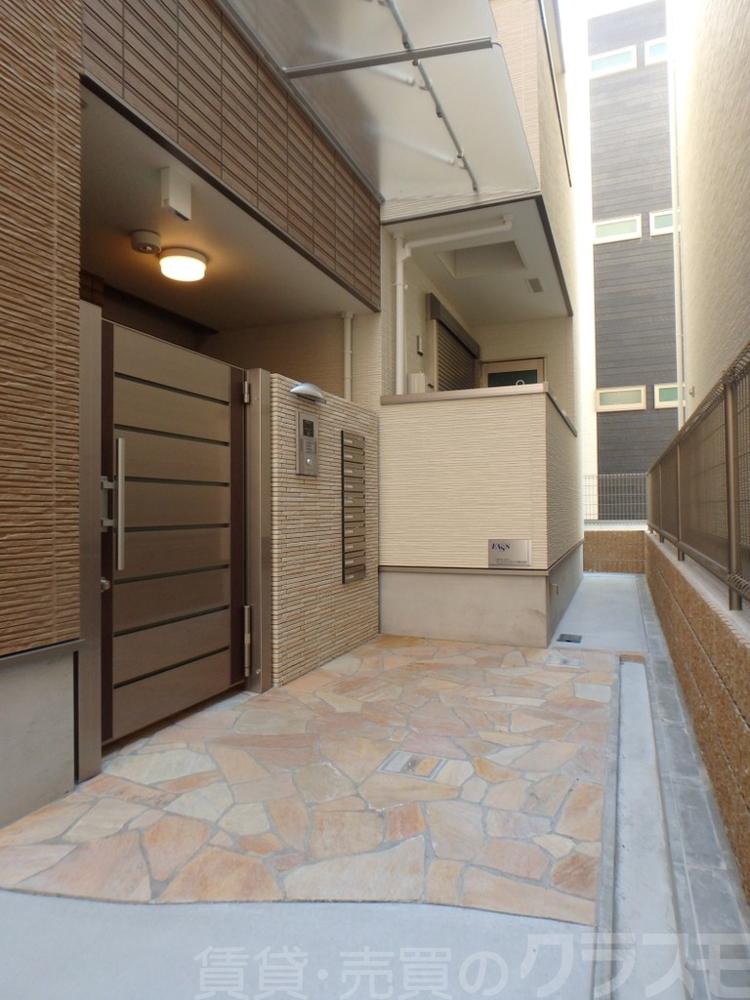 20/26 エントランス