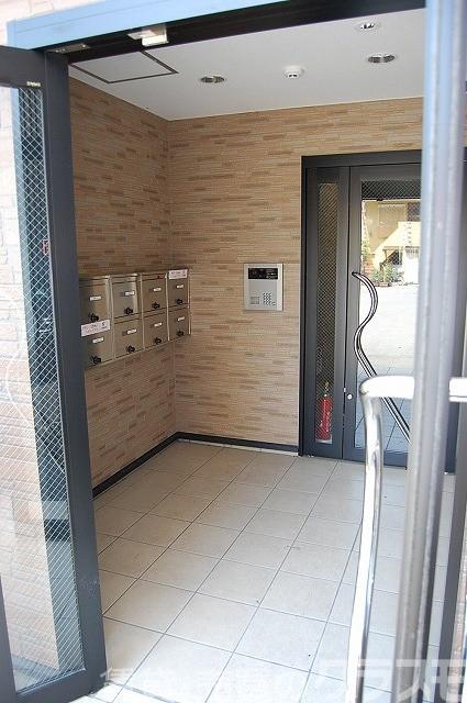 2/2 エントランス