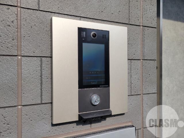 22/28 エントランス