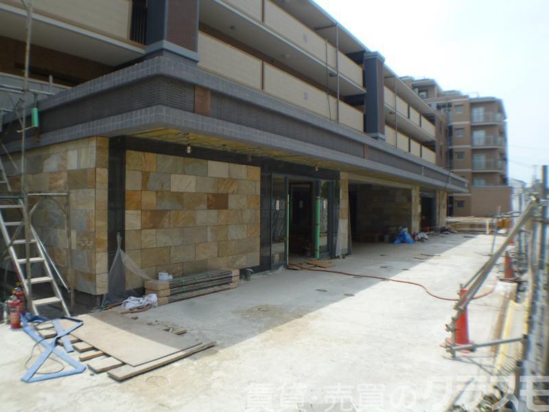 28/30 エントランス