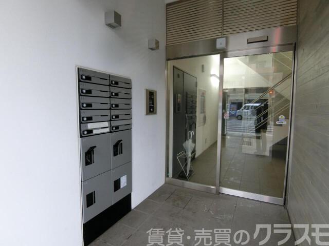 28/30 エントランス