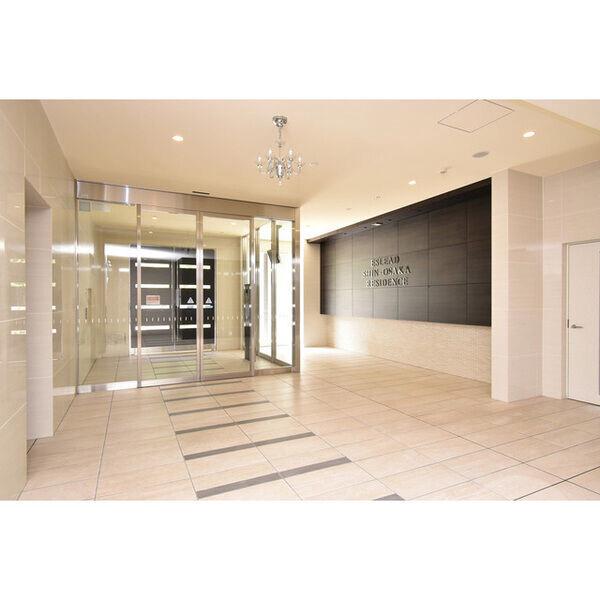 19/30 エントランス