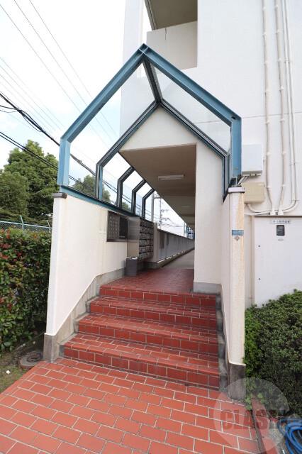 22/30 エントランス