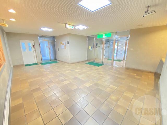 16/25 エントランス