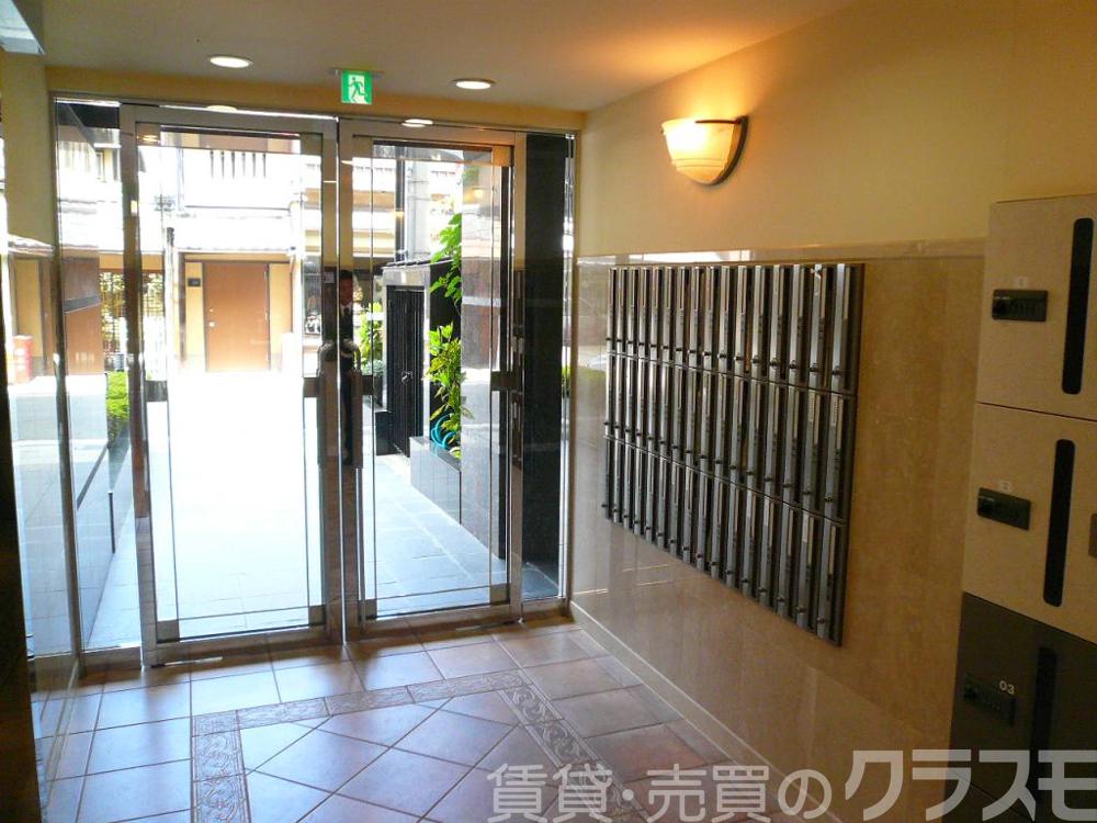 28/30 エントランス